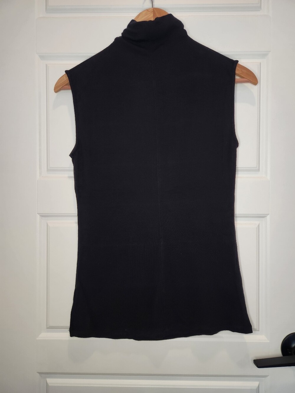 XS Aritzia Babaton Black Sleeveless Turtleneck - Picture 4 of 6